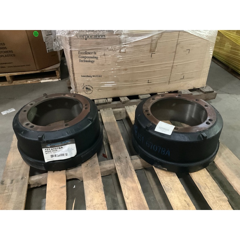 (2) Automann 151.6707BA Inboard Mount Brake Drums - 16.5''X7'', 5 Hole, 62240B