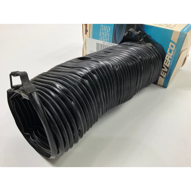 Everco 1016 Universal A/C Defroster Hose - 2-5/16'' X 3-11/16'' X 25-1/2'' Long
